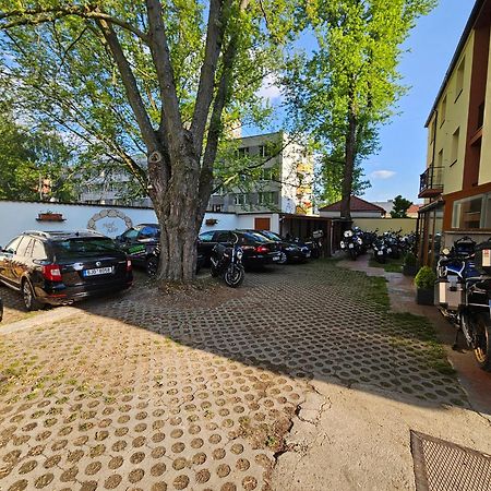 Hotel Adler Ceske Budejovice Extérieur photo