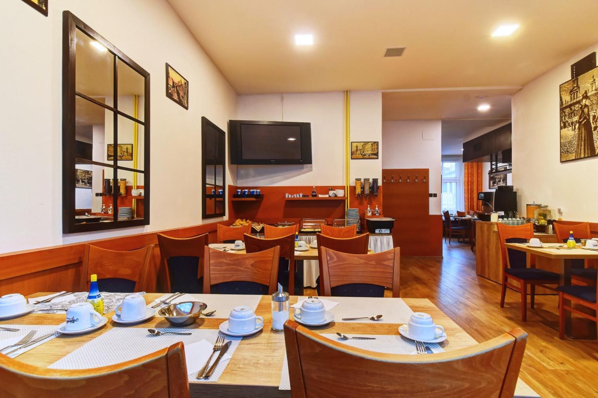 Hotel Adler Ceske Budejovice Extérieur photo