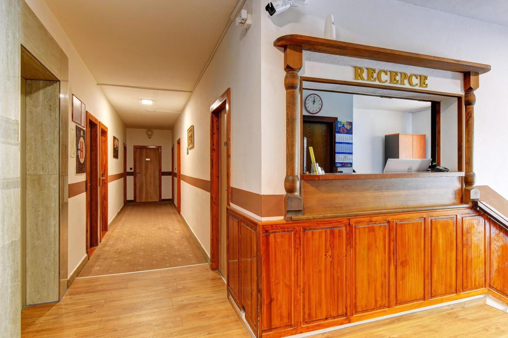 Hotel Adler Ceske Budejovice Extérieur photo