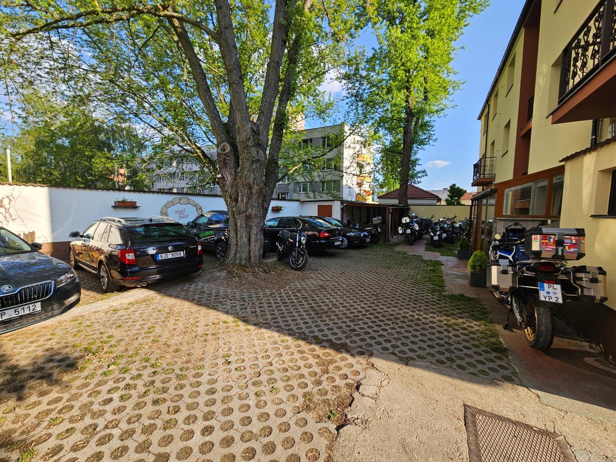 Hotel Adler Ceske Budejovice Extérieur photo
