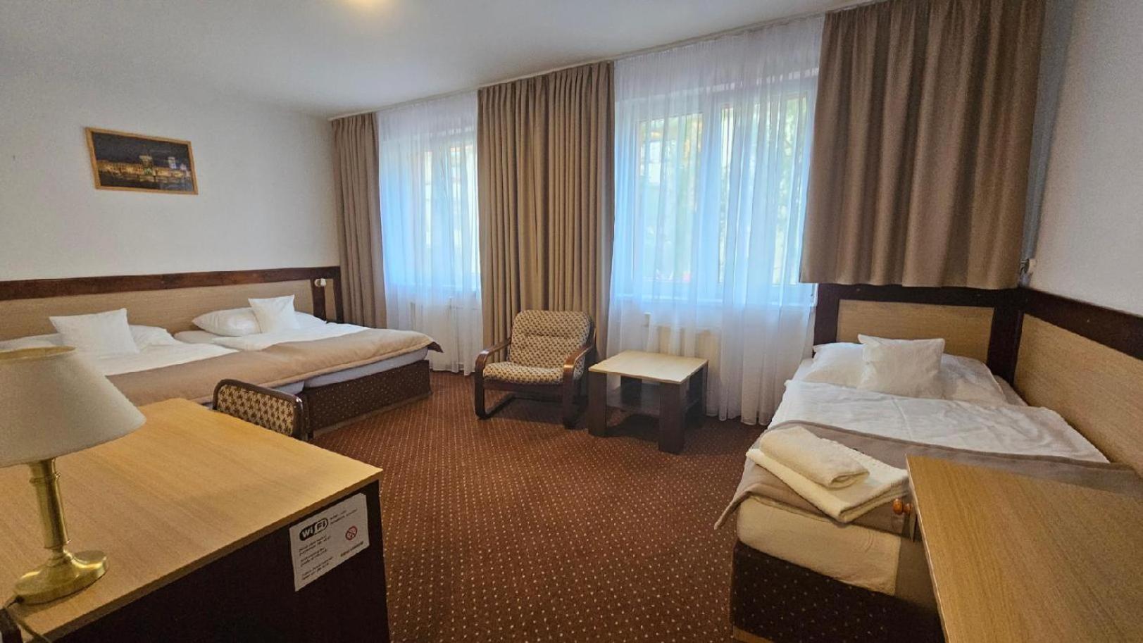 Hotel Adler Ceske Budejovice Extérieur photo