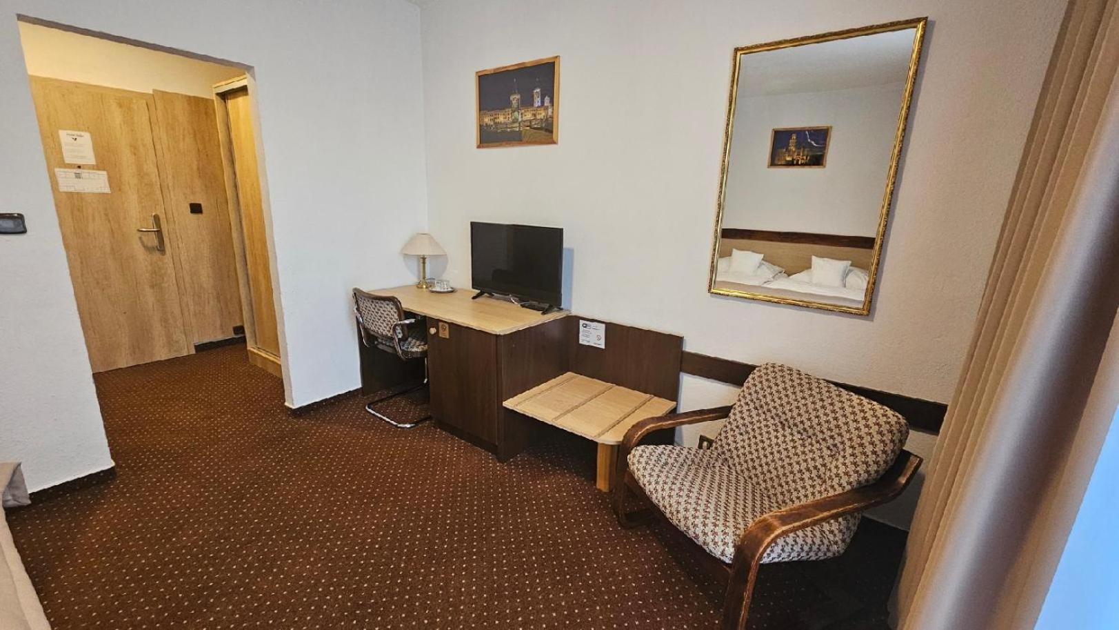 Hotel Adler Ceske Budejovice Extérieur photo