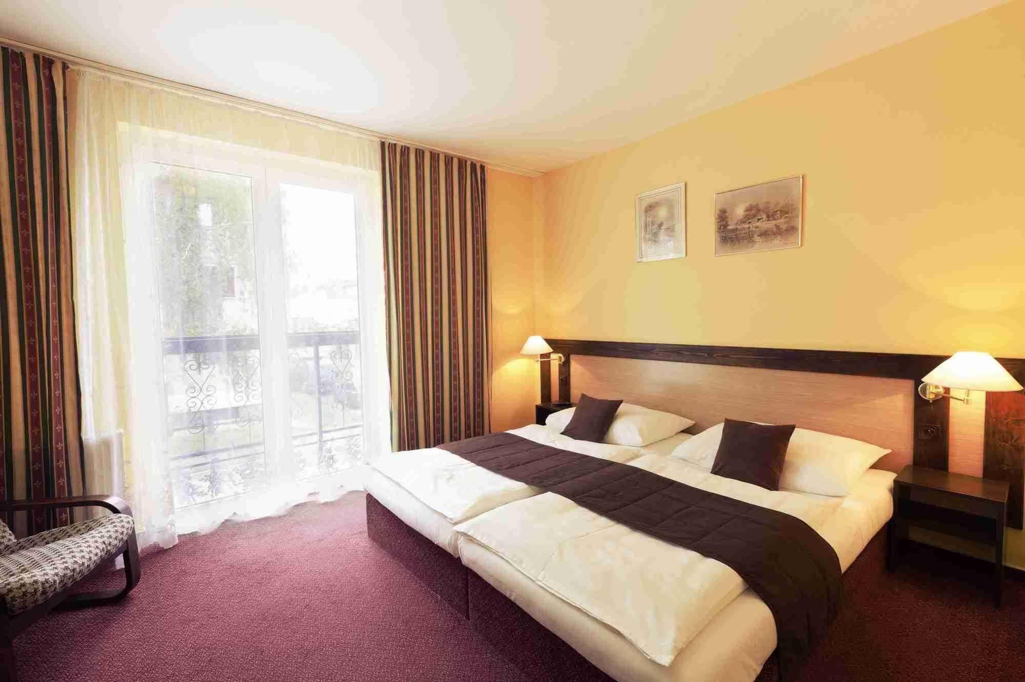 Hotel Adler Ceske Budejovice Extérieur photo