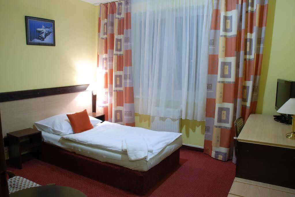 Hotel Adler Ceske Budejovice Extérieur photo