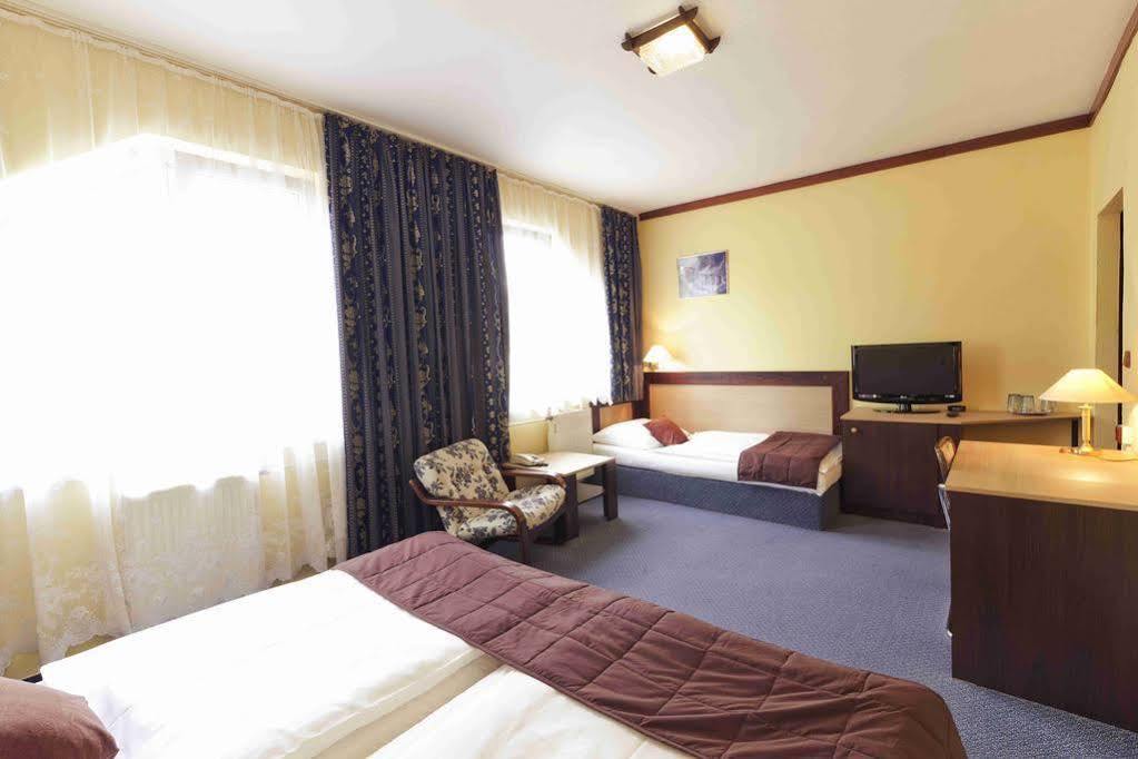 Hotel Adler Ceske Budejovice Extérieur photo